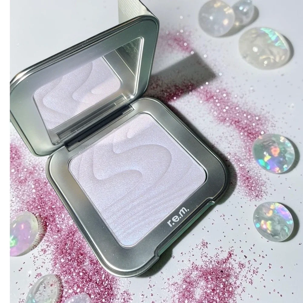 r.e.m. beauty - Interstellar Highlighter Topper - Shade: Miss Neptune - *NIB*
